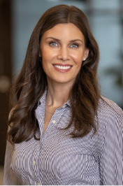 Headshot of Elizabeth Snodgrass